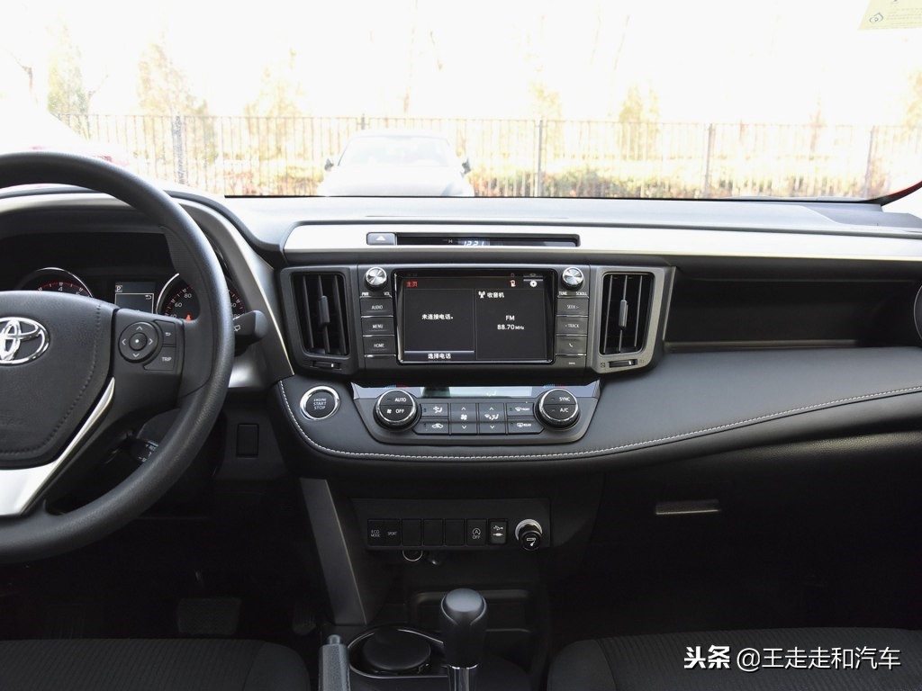 丰田RAV4荣放起步16万，都是皮实耐用，为什么就卖不过奇骏和CRV