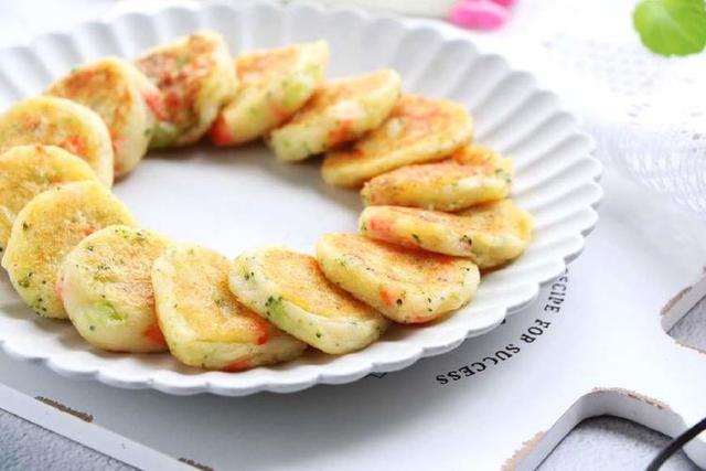 土豆饼煎不成形是什么原因,土豆饼蒸熟做法简单又好吃