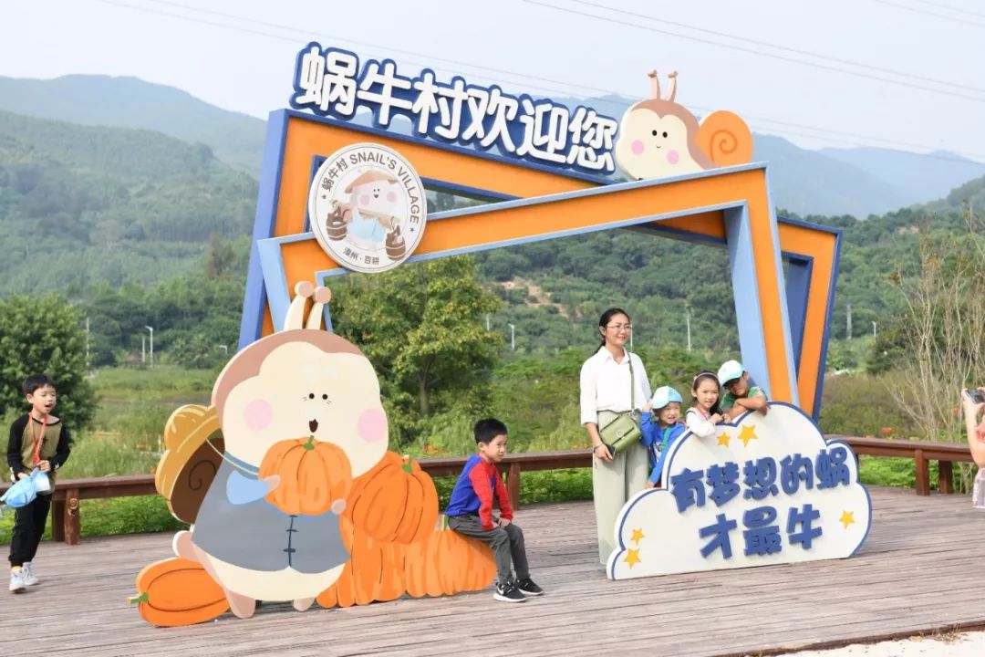 垃圾分类进社区保护环境我先行,垃圾分类我先行文明实践树新风