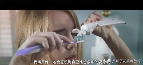 狠心爸爸“抛弃”失明女儿，背后真相令人泪崩......