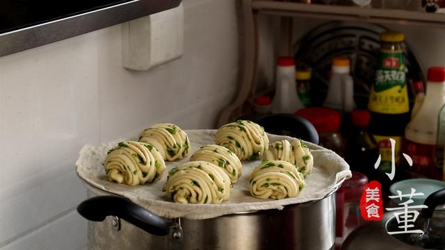 花卷的做法用一根筷子压两下,花卷的做法筷子慢动作