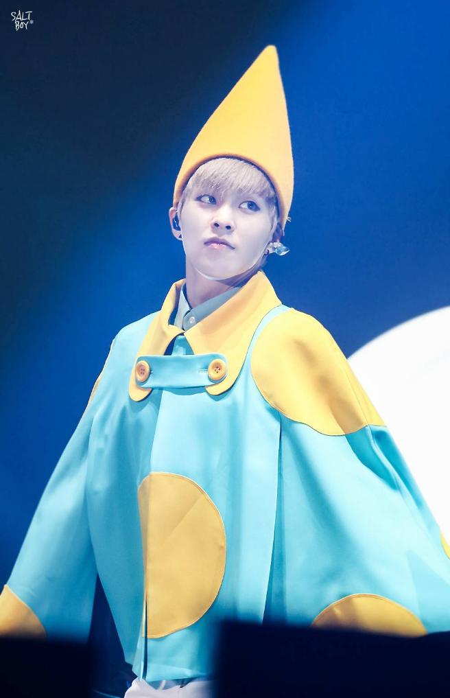 EXO首位入伍成员金珉锡（XIUMIN）发文与粉丝告别将于5月7日服役