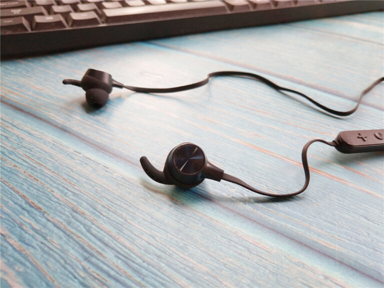 jeet对比qcy,jeet和铁三角哪个好