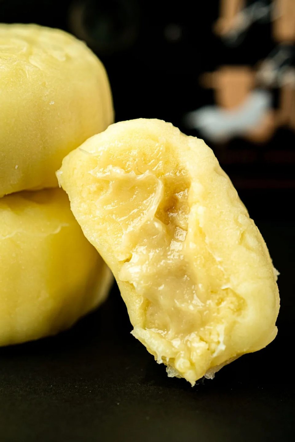 网红爆款猫山王榴莲月饼,高端榴莲猫山王榴莲冰皮月饼