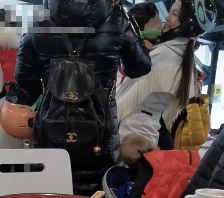 baby当妈妈了吗,baby素颜带儿子外出