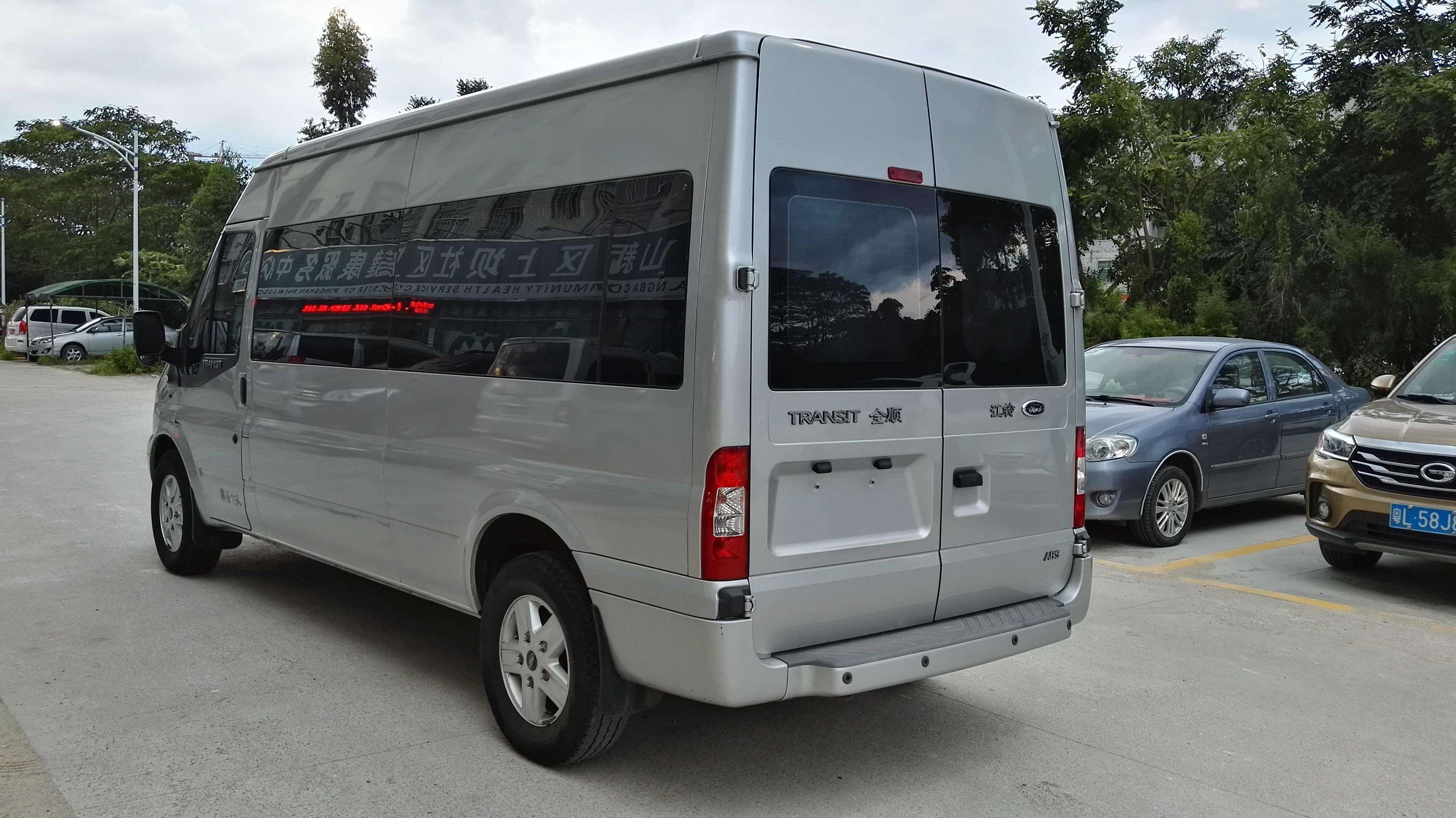 高端轻客怎么选，江淮星锐与福特新世代全顺同台竞技