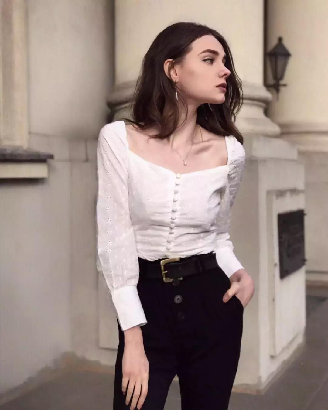 每次穿衣服的时候都觉得难受,瘦了之后穿衣服的感觉真的很舒服