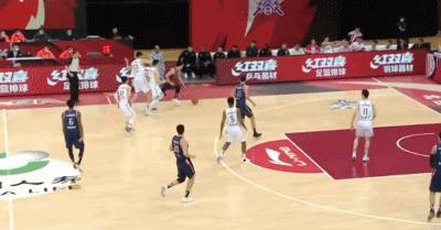 广东男篮29分大胜北控,广东周鹏三分