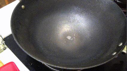 普通铁锅如何煎鸡蛋,几十块钱的熟铁锅不开锅