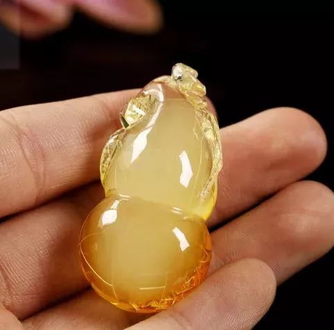 蜜蜡首饰十大克星,佩戴蜜蜡的注意事项