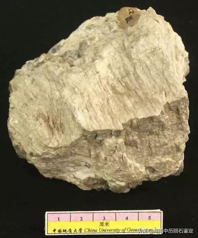 月球陨石与地球矿石的区别,月球陨石和矿石有什么区别