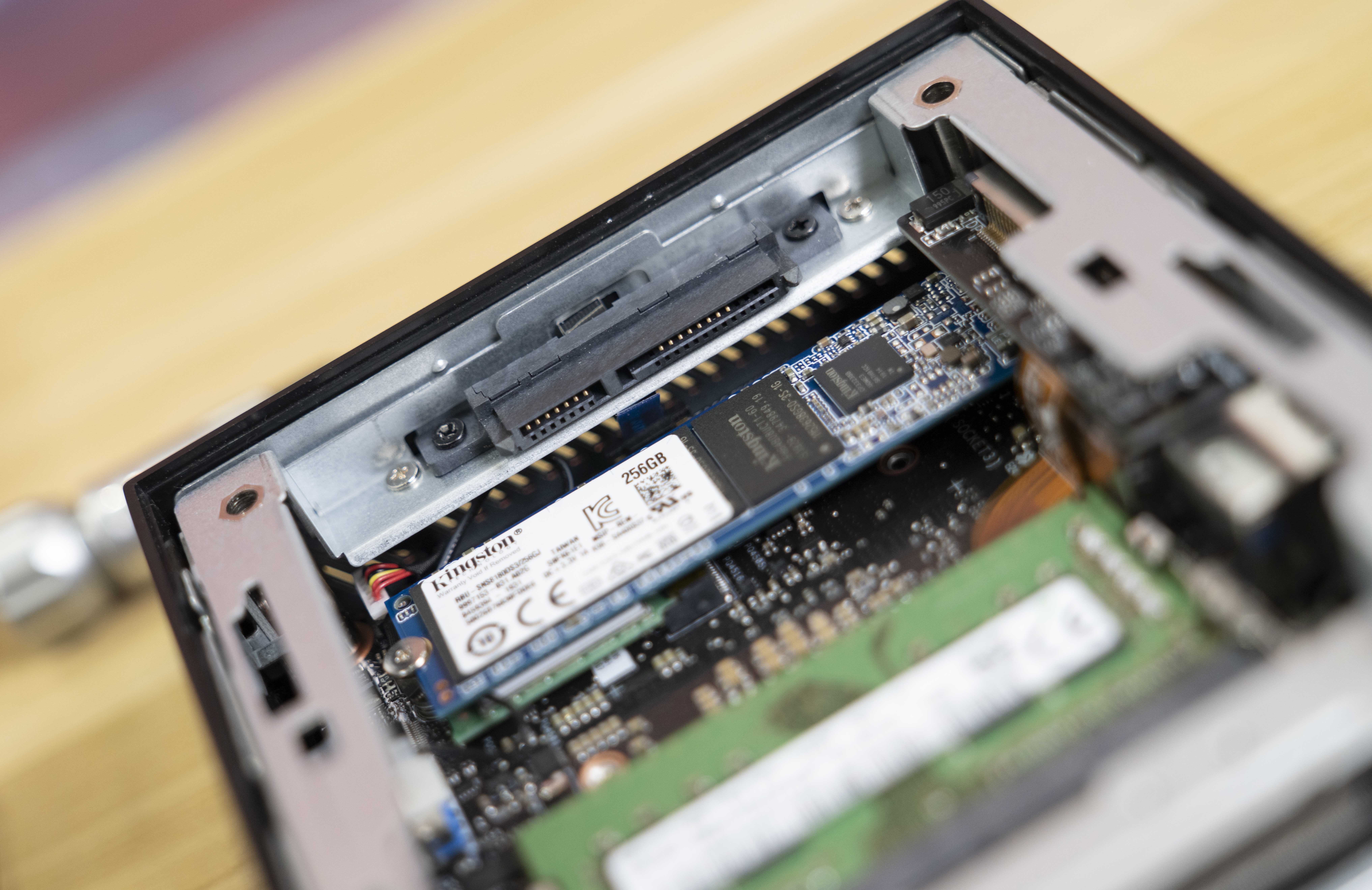 告别凌乱桌面提升办公效率：华硕ProMiniPCPN61