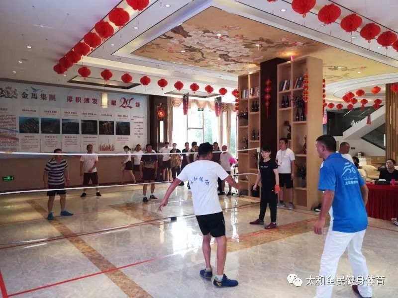 毽球比赛一对一,毽球花式表演视频