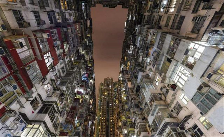 香港住笼屋的人有没有安家在大陆,在香港住笼屋的人有多少