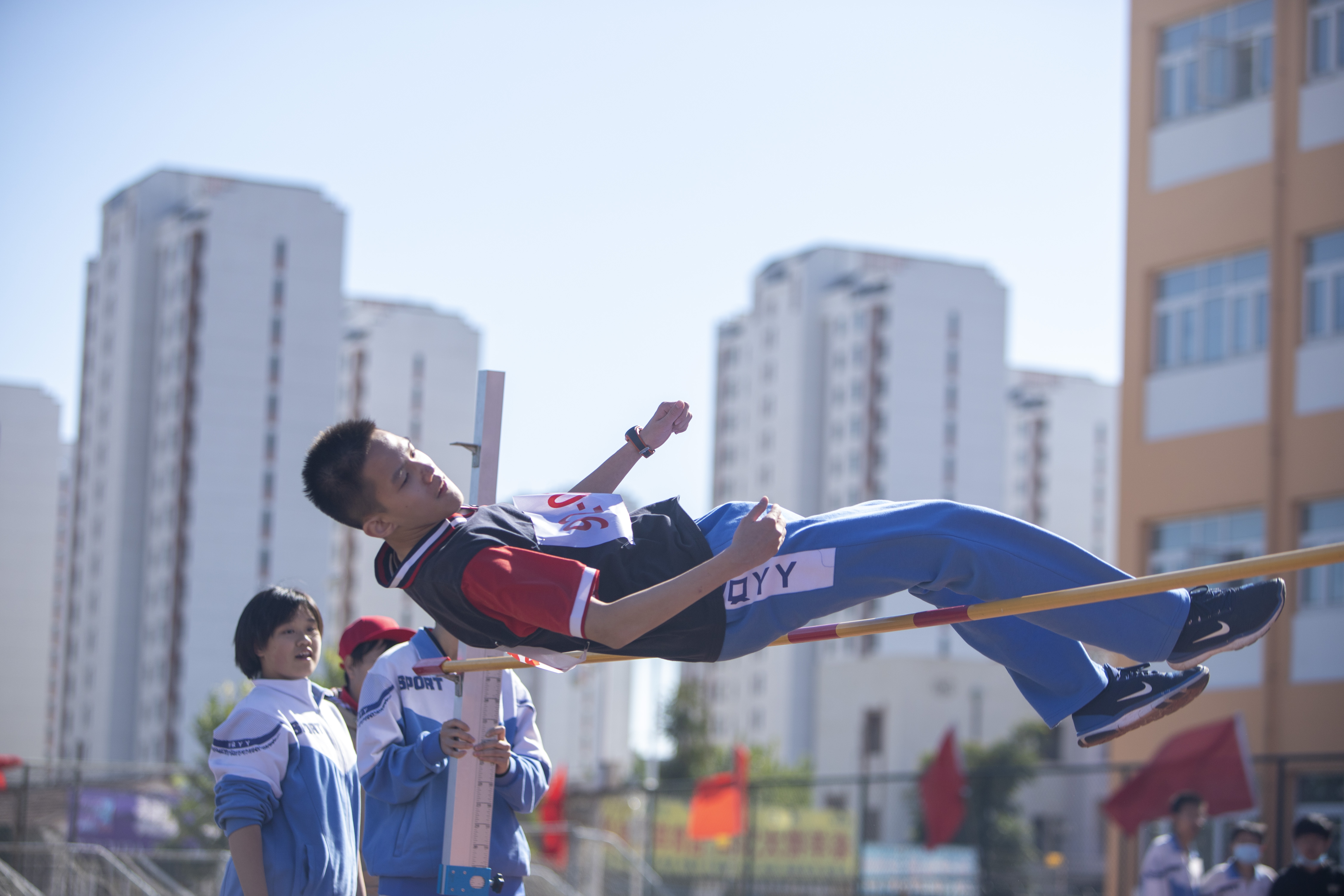 全面提升教育现代化水平,全面提高教育质量和办学水平