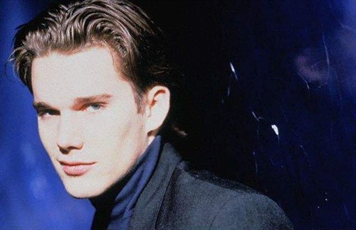 利刃出鞘2伊桑霍克,伊桑霍克利刃出鞘