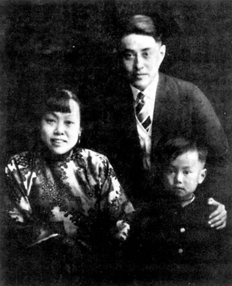 101岁杨振宁罕见出镜,杨振宁百岁生日快乐