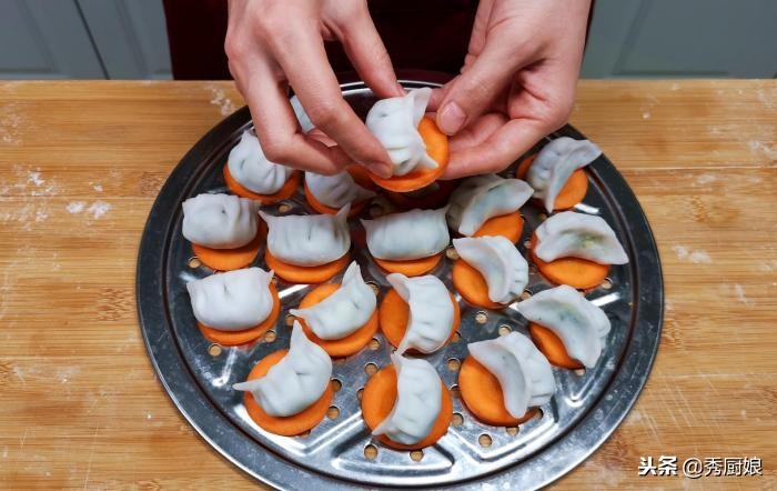 不用鸡蛋的素饺子怎么做,三鲜馅饺子怎么做最简单