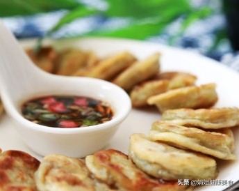 香煎茄子的家常做法简单好吃,油煎茄子加面粉怎样煎才好吃