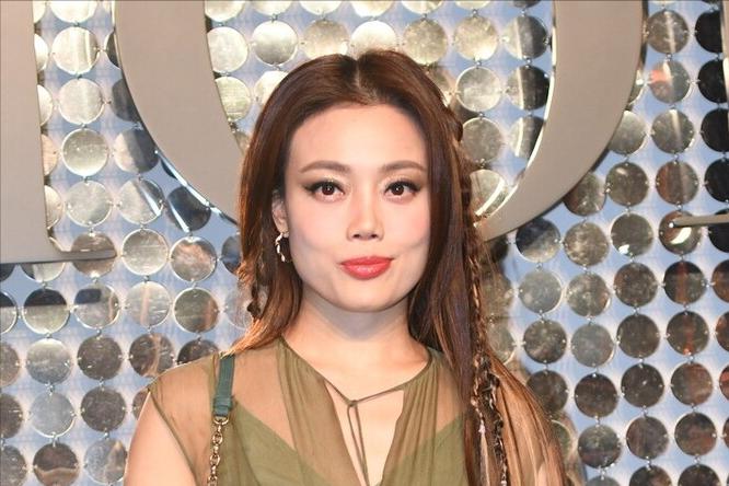 圆脸四方脸国字脸适合什么长发型,脸型与发型搭配国字脸