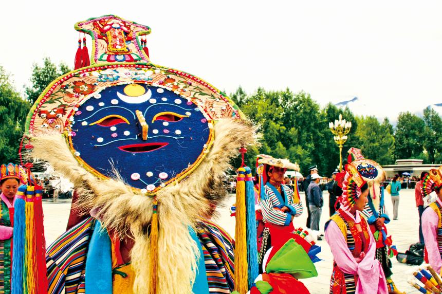 藏戏是藏族的传统文化,藏戏被称为藏文化的神