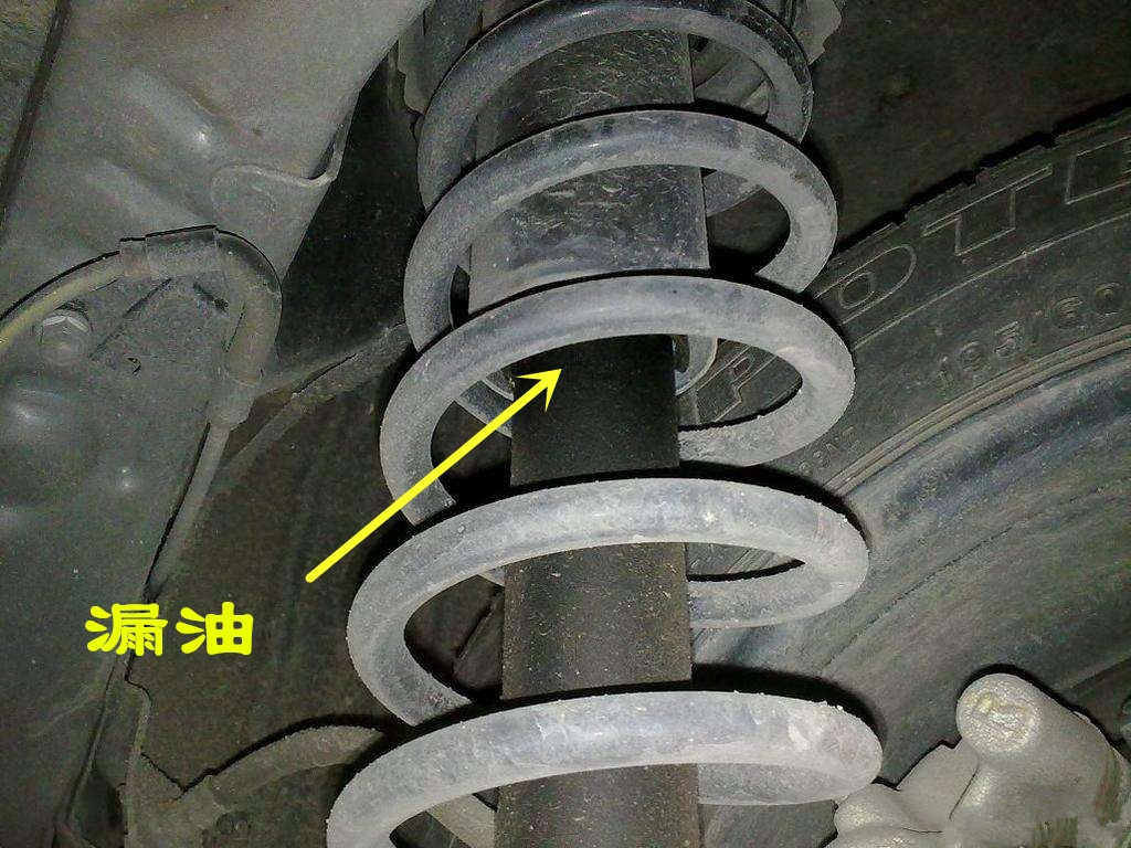 如何判断汽车的减振器是否损坏？减振器需要成对更换吗？