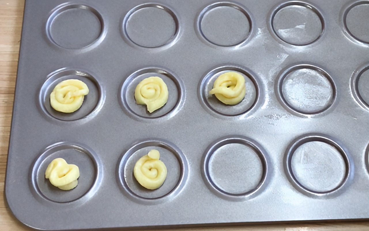 用普通面粉做饼干最简单做法,喜欢吃面粉的要收藏教你做脆饼