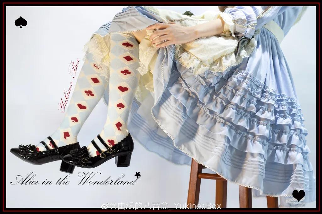 精致Lo娘必不可少的配饰？少女裙摆下的小心思，Lolita袜子安利