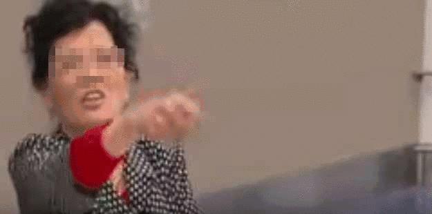 中国大妈们在国外跳广场舞,中国大妈在温哥华商场跳广场舞