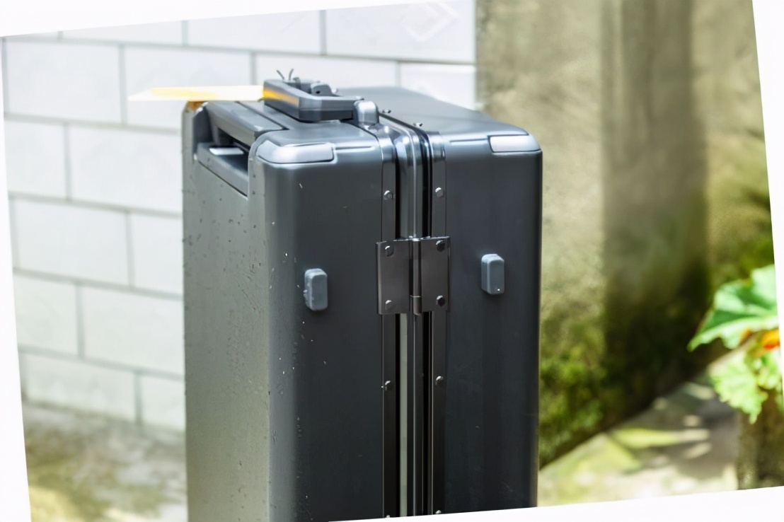 20寸登机箱地平线8号,最好的行李箱品牌推荐地平线8号