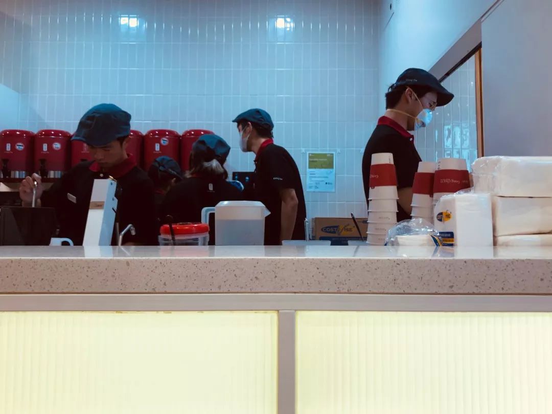 “我们都看不到头”：疫情突袭下，澳洲的华人商户关店还是死撑？