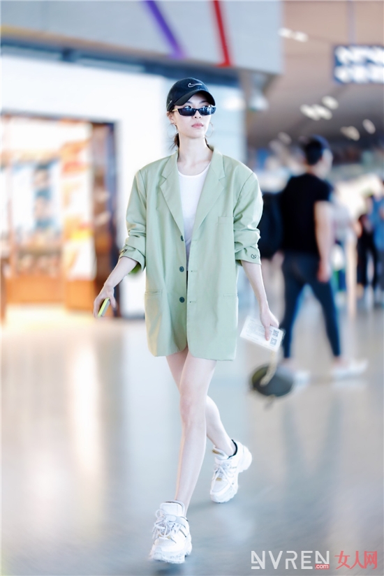 不同女明星的时尚街拍,女明星高清街拍