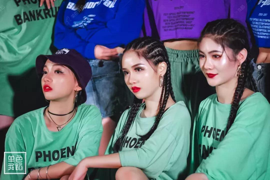 总有习惯性的小动作是怎么回事,老是有小动作是什么病