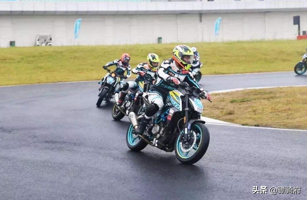 gsx250r和春风250sr比速度,春风250sr和gsx250r