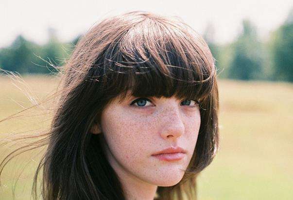 脸上点斑了饮食有什么忌讳,作息不规律饮食不规律脸上长斑