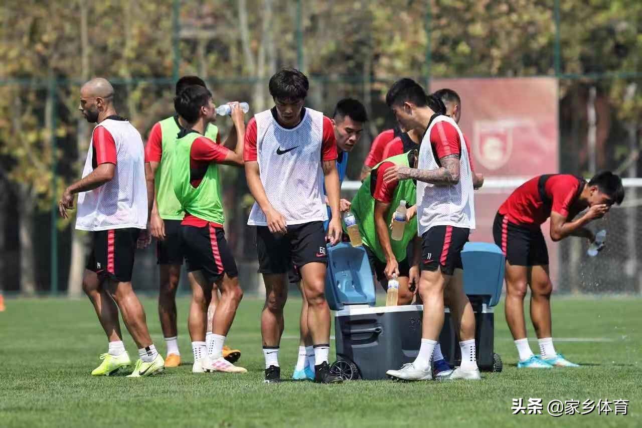 太“南”了！中超劲旅近4战建业遭4连杀官媒：南以阻挡请拼到底