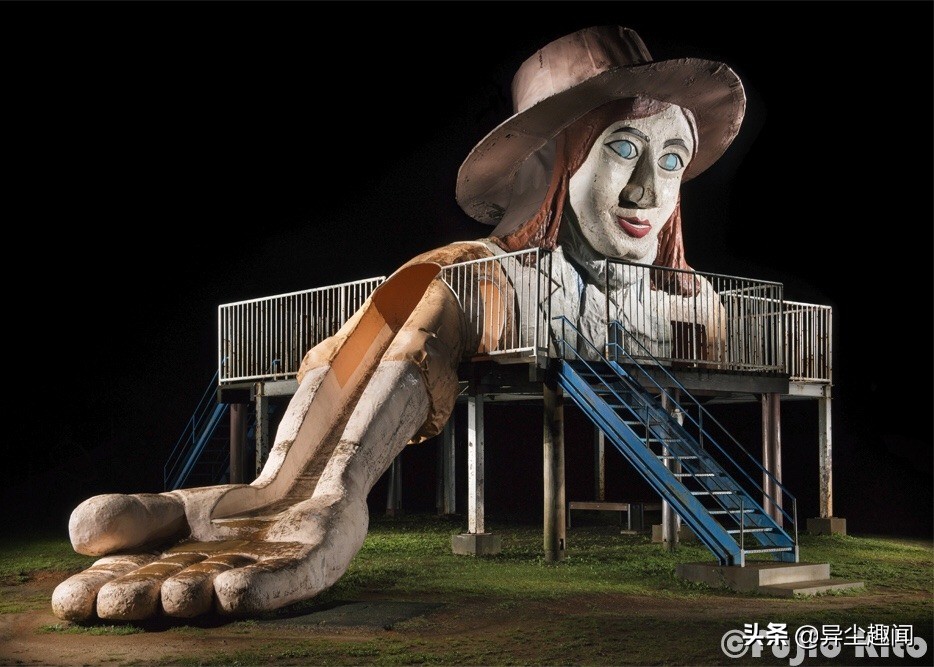 日本8个「让小朋友一秒哭出来」的游乐设施，恐龙溜滑梯太可怕