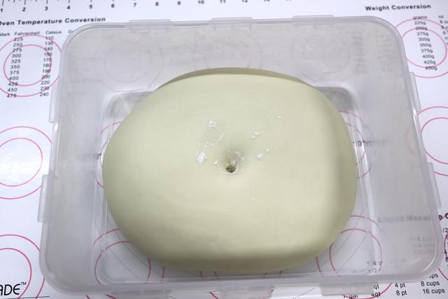 一次发酵成功的手工吐司做法,超柔软奶香吐司的家常做法