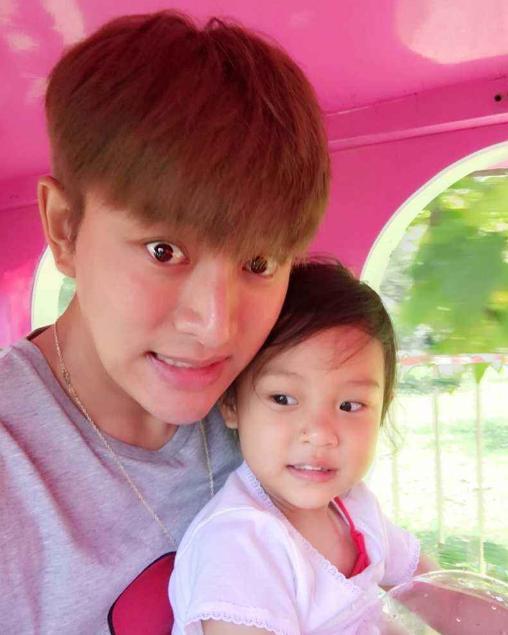 贾乃亮李小璐离婚甜馨抚养权归谁,甜馨抚养权为什么归李小璐