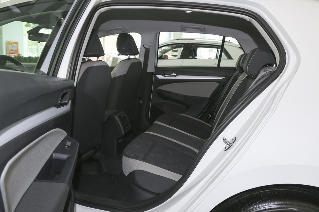 高尔夫动力强还是轩逸动力强,高尔夫高低功率加速对比