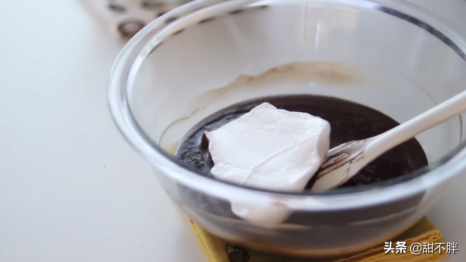 巧克力舒芙蕾甜品做法,巧克力舒芙蕾蛋糕做法视频