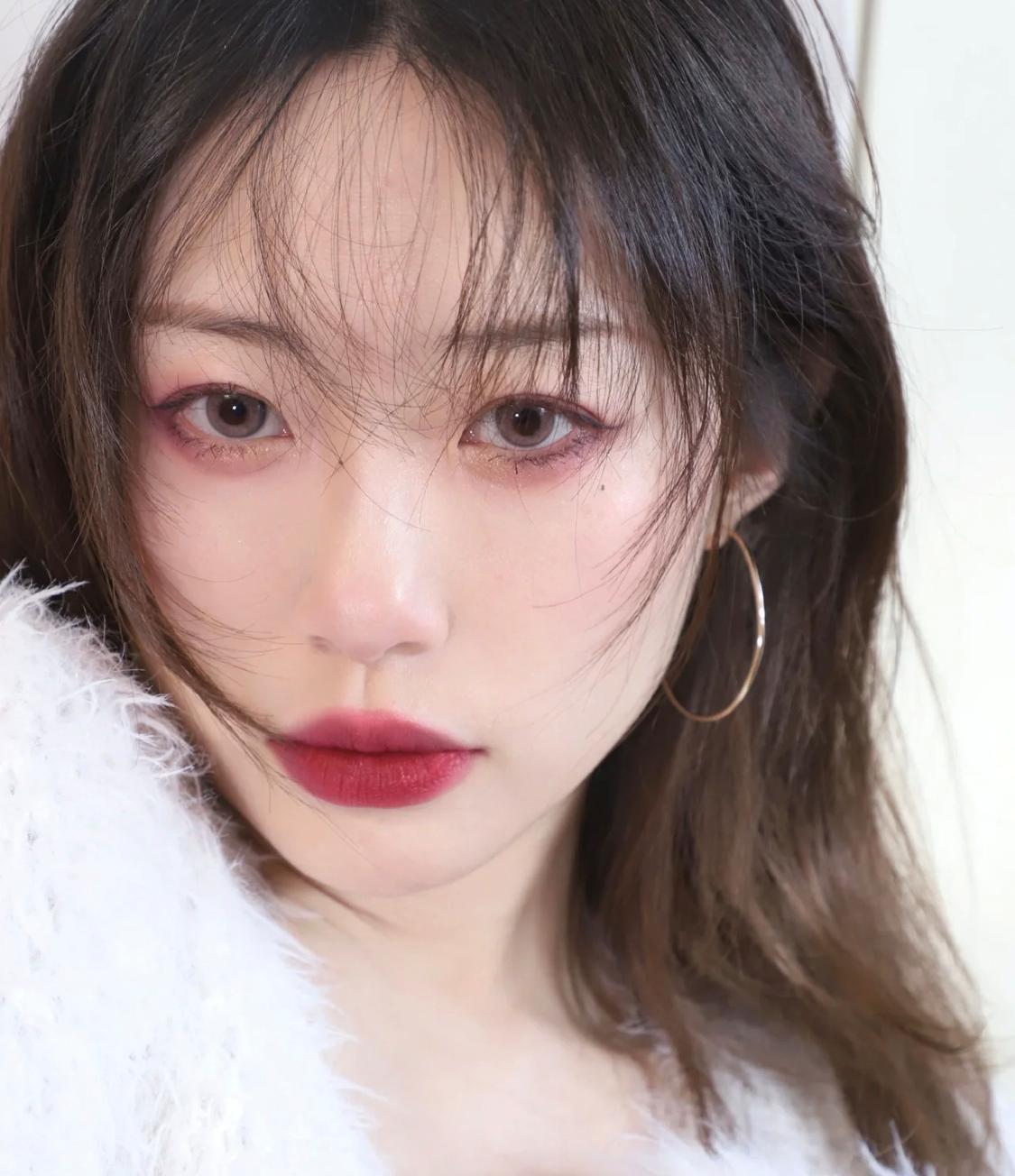 秋冬想要大女人风的优雅，我劝你涂这几支口红，高级与洋气你都有