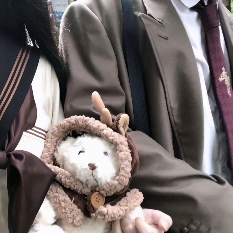 女生说早呀公子如何幽默回复,女生早吖怎么回复