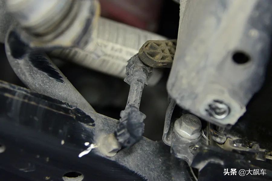 拆开底盘一目了然,老款法系车底盘解析