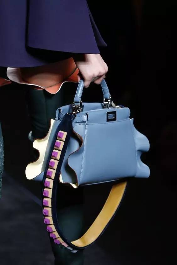 凹造型的包包图片大全,高级感褶皱包