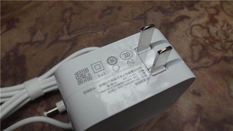 天猫精灵ccl带屏幕智能音箱评测,天猫精灵cc触屏音箱怎么样