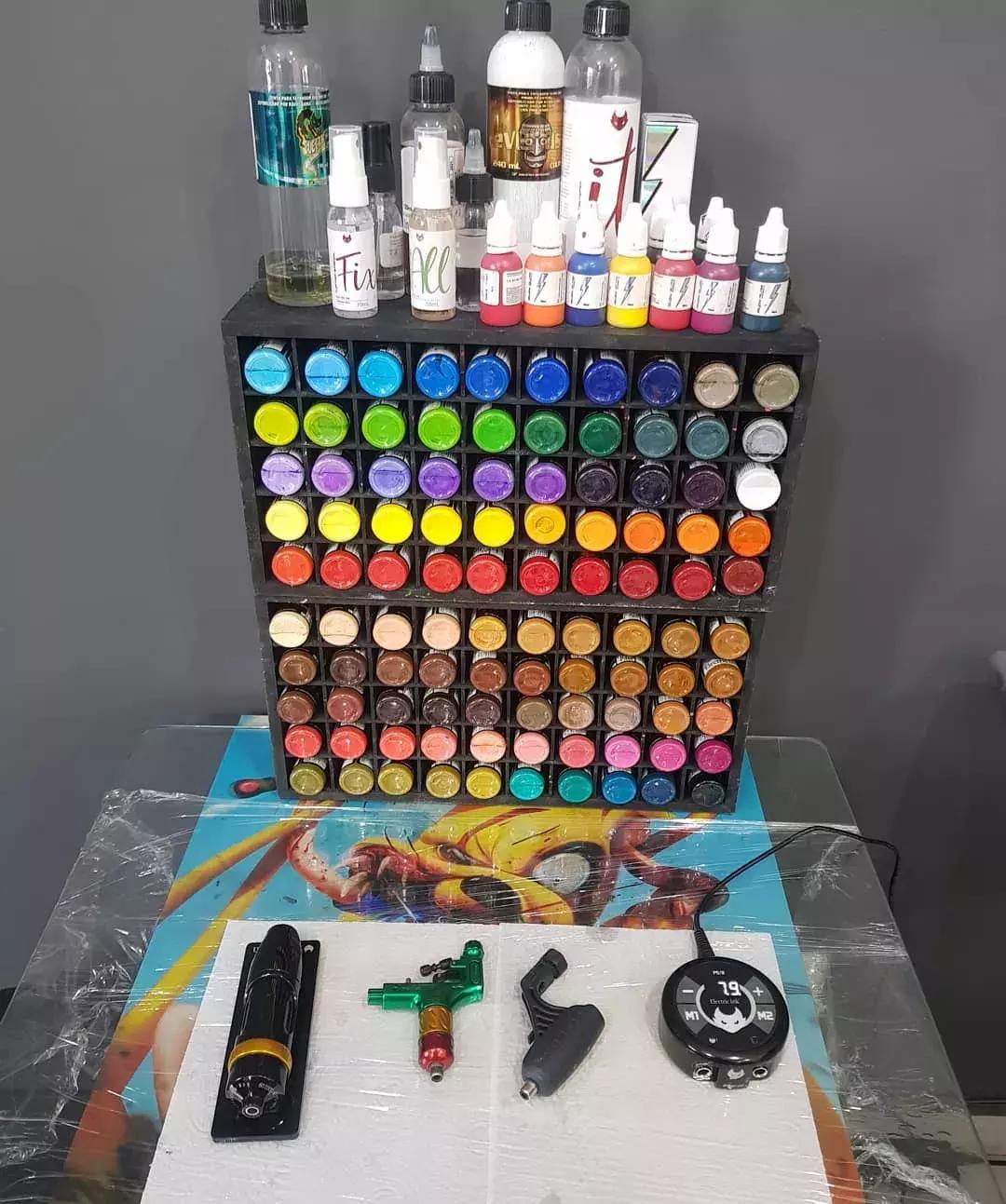 他用刺绣将回忆纹在身上，惊艳12万粉：玩的不止是心跳，还有童真