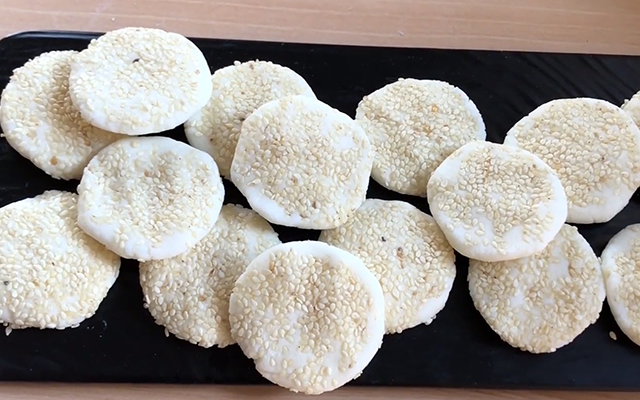 山药这样做软糯香甜好吃到转圈圈,用糯米粉山药制作美食简单又好吃