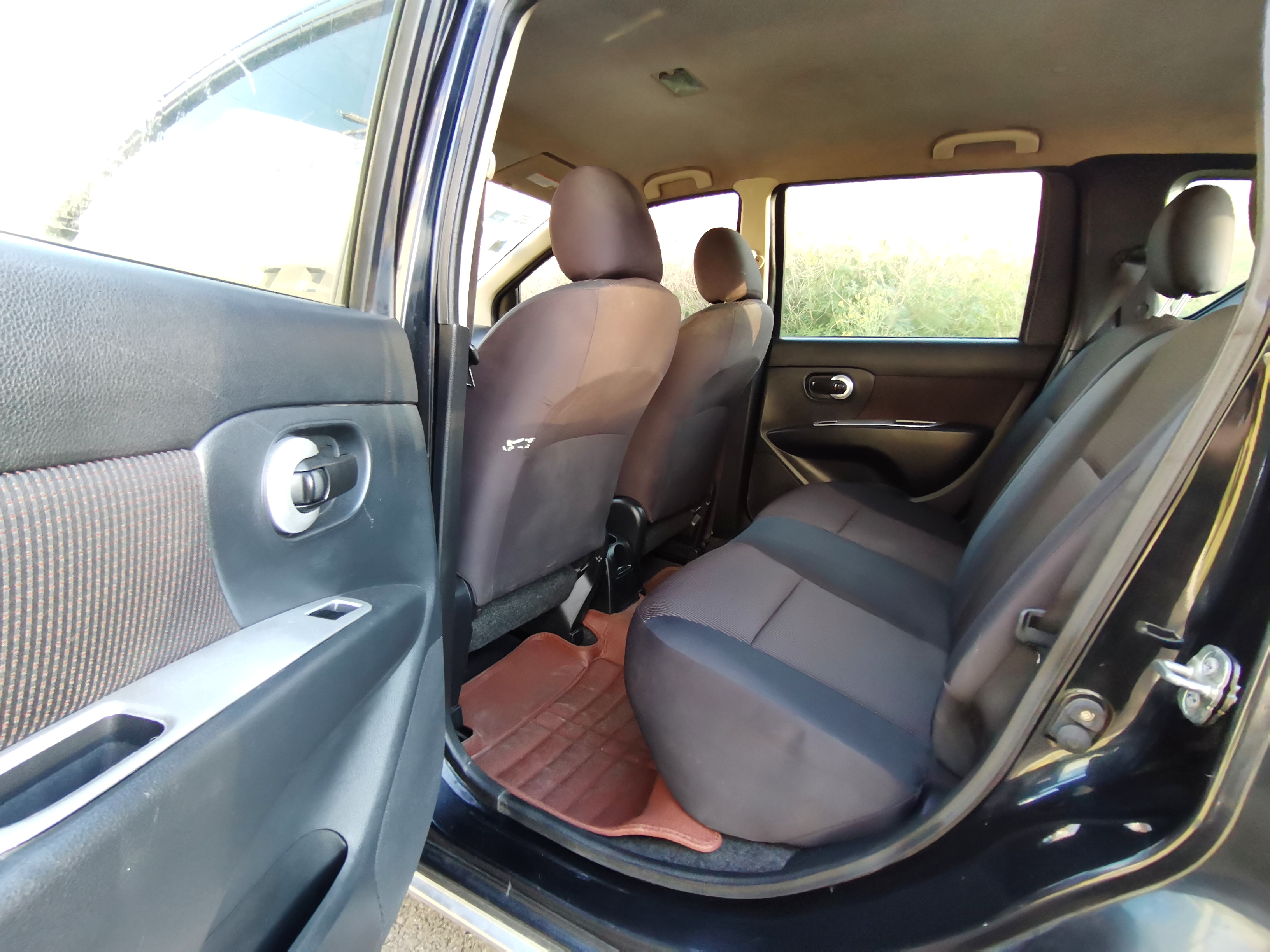 日产骊威2010落地价多少钱,10年日产骊威手动全能