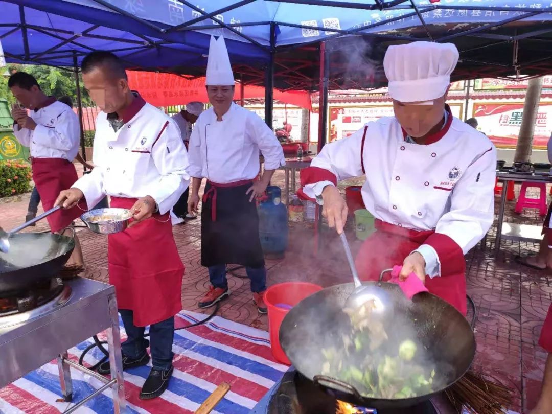 「蜕变人物志」进击中的大厨梦—阿勇